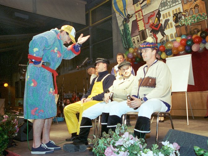 Karnevalseröffnung mit Prinzenpaarproklamation am Samstag, den 15.11.1998 in der Sport- und Festhalle