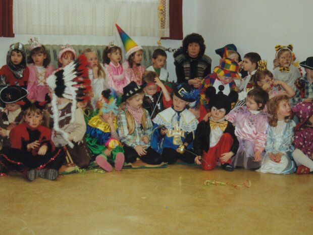 Der närrische Rat und seine Garden in der Kindertagesstätte Kleine Strolche im Rosenweg