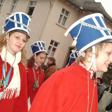 sonntag-umzug220204-014 Karnevalsumzug in Duhlendorf / Neustadt Fasching 2004