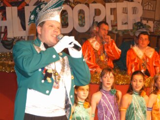 poessneck.diashow.duhlendorfergalaabend Die Karnevalgesellschaft Duhlendorf feierte am 26. Februar 2005 ihren 3. Galaabend in der Sport- und Festhalle Neustadt.