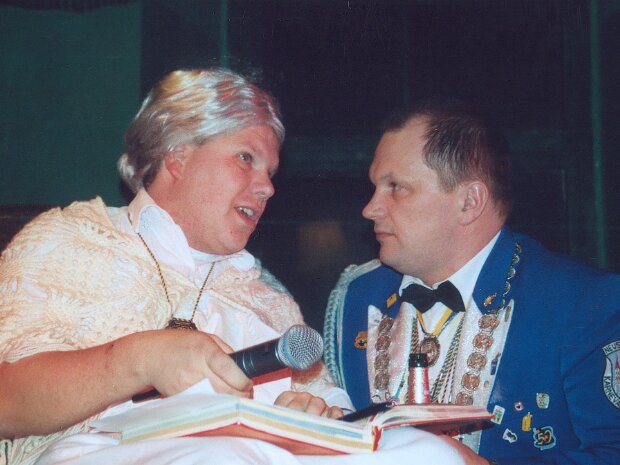 Fastnachtstreiben mit humorvollem Abschied der Duhlendorfer Session mit Abschlussfeuerwerk am Dienstag, den 08.02.2005 im Klubhaus der Jugend (Stadthalle) Galerie 4