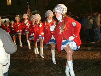 eroeffnung-markt111104-091 Die Bilder wurden aus der alten Webseite kopiert und wieder hochgerechnet. Daher die schlechte Qualität. Die Fotografen sind reine Vermutung, es können auch...