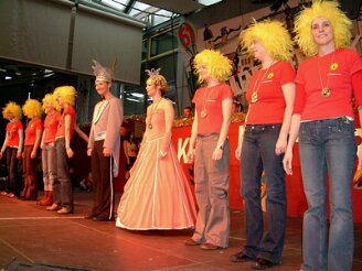 kinderfaschingsgala-sfh120205-011 Die Bilder wurden aus der alten Webseite kopiert und wieder hochgerechnet. Daher die schlechte Qualität. Die Fotografen sind reine Vermutung, es können auch...