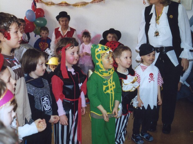 Besuch im Kindergarten "Kleine Strolche" am Rosenweg am Montag, den 07.02.2005