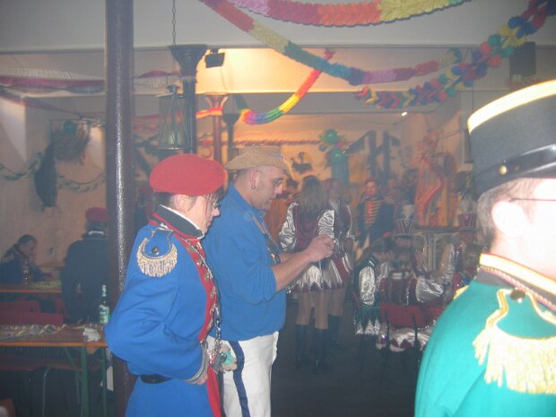 Treffpunkt zur Fahnenhissung am Samstag, den 05.02.2005 im Hotel Stadt Neustadt