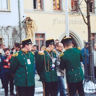 samstag-fahnenweihe050205-012