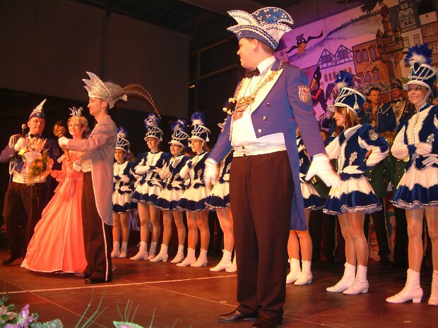 Karnevalseröffnung mit Fahnenhissung der Neustädter Stadtfahne am Samstag, den 05.02.2005 auf dem Neustädter Markt Galerie 2