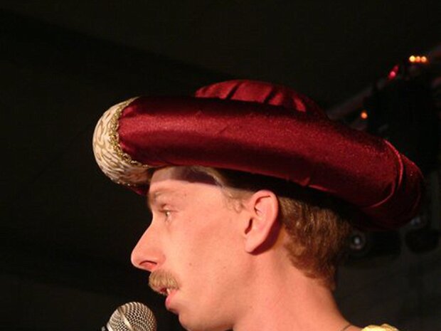 1. Duhlendorfer Weiberfasching am Samstag, den 03.02.2005 in der Fahrzeughalle der Stadtwerke Galerie 1