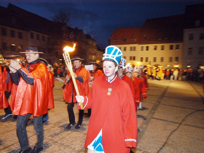 Karnevalseröffnung mit dem traditionellen Schlüsselkampf am Freitag, den 11.11.2005 auf dem Neustädter Markt Galerie 2
