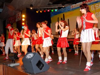 6.showtanzgrandprix140407-juniorengarde-020