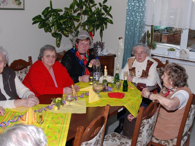 Der närrische Rat und seine Garden zu Besuch im Piegerhaus am Dienstag, den 05.02.2008