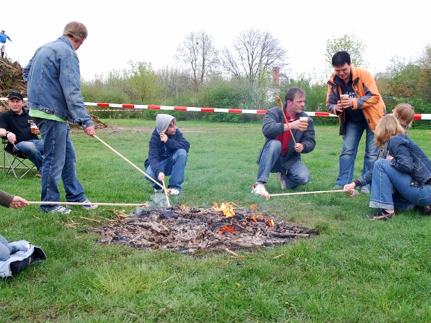 Hexenfeuer am 30.04.2008 auf dem Festplatz in der Karl-Liebknecht-Straße mit der Duhlendorfer Prinzengarde als Ausrichter