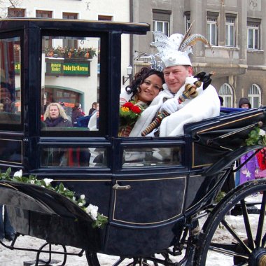 samstag-fahnenweihe130210-015