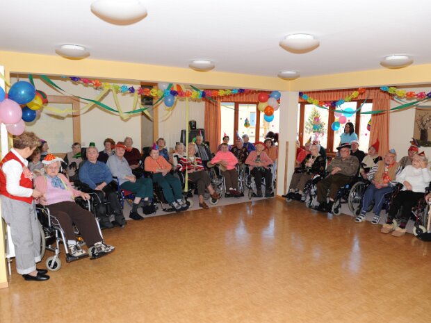Besuch der Karnevalgesellschaft im Altenpflegeheim der Diakonie