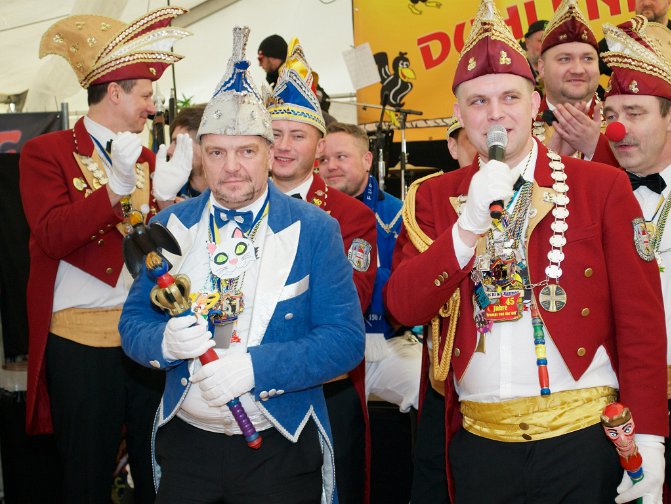 Rosenmontagstrubel im beheizten Festzelt Galerie 1