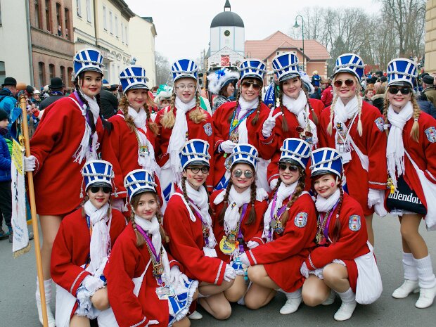 Großer Karnevalsumzug durch Neustadt (Orla) Duhlendorf Galerie 1