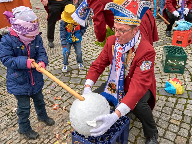Karnevalseröffnung der 64. Duhlendorfer Session auf dem Neustädter Markt Es wurde wieder der traditionelle Schlüsselkampf augestragen. In diesem Jahr wurde der Minister für städtische...
