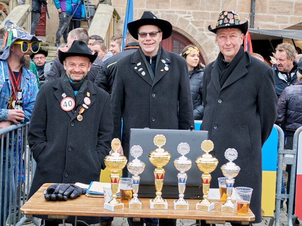 42. Närrisches Tauziehen (ge)wichtiger Leute am Montag den 24.02.2020 Galerie 1 auf dem Neustädter Marktplatz