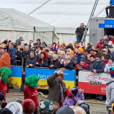 montag-tauziehen-202023-192 43. Närrisches Tauziehen auf dem Neustädter Marktplatz