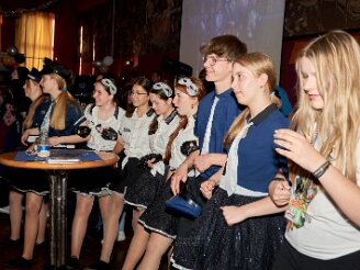 70 Jahre Duhlendorfer Funkengarde Hinweis: Das Jubiläum ist erst in der 71.Session