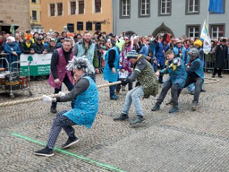 montag-tauziehen-120224-229