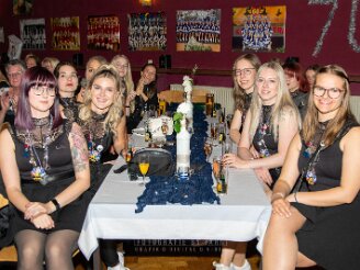 70 Jahre Duhlendorfer Funkengarde Hinweis: Das Jubiläum ist erst in der 71.Session