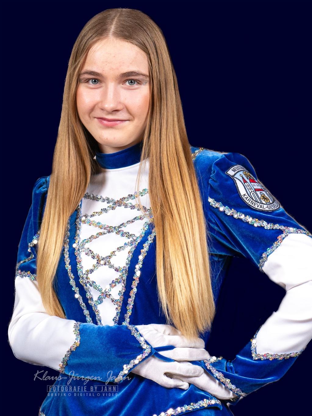 sophia-raethe-69.sess